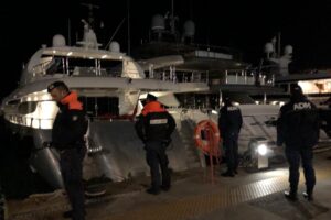 La Guardia di finanza: congelati 2 miliardi di euro a 23 oligarchi