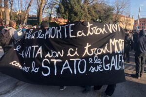 Minacce ai magistrati, 4 indagati. Scontri con gli anarchici a Venezia