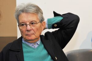 Non cambiano mai: per Sofri i terroristi sono poveri perseguitati