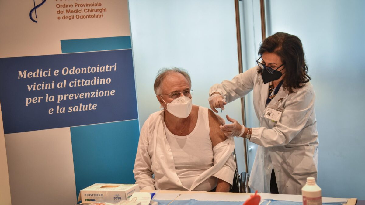 I Cdc americani avevano i dati sui rischi delle dosi. Ma li ignorarono