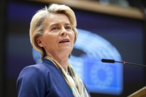 L’Ue copre Ursula sui contratti con Pfizer