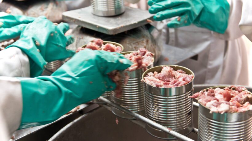 Con i bandi Ue finta carne spagnola per 10.000 centri di volontariato