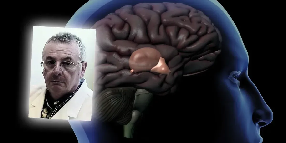 Parla alla «Verità» dei casi avversi. Dottore sospeso senza stipendio