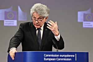 Sulle concessioni balneari l’Ue lascia l’Italia nel gorgo dei tribunali