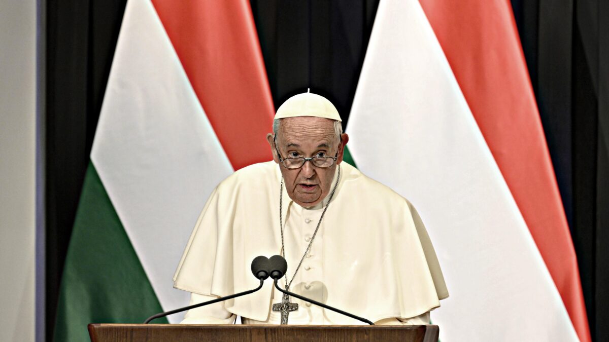 Il Papa «ungherese» stronca l’Europa sovietica e gender