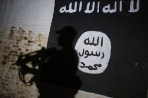 «L’Isis è rinato e tornerà a colpire». Nel pentolone social ribolle il terrore