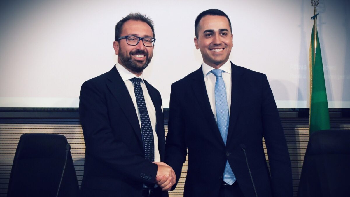 Per soldi i grillini sono diventati camaleonti