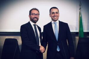 Per soldi i grillini sono diventati camaleonti
