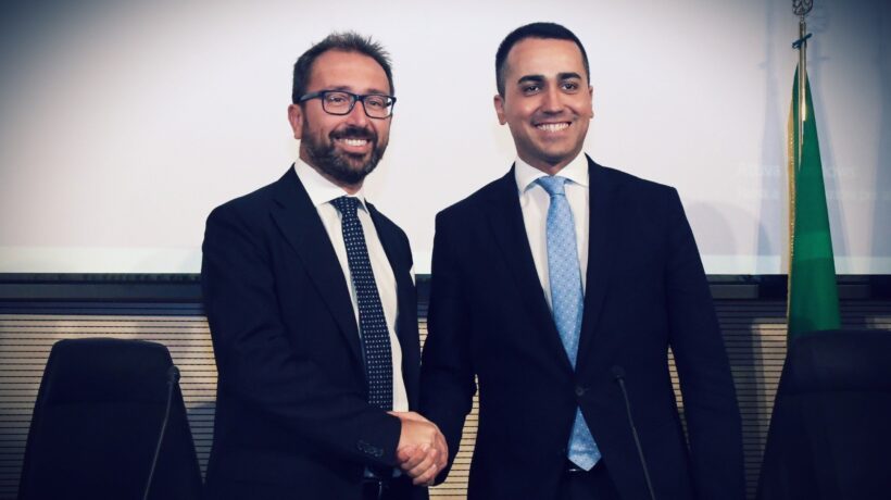 Per soldi i grillini sono diventati camaleonti