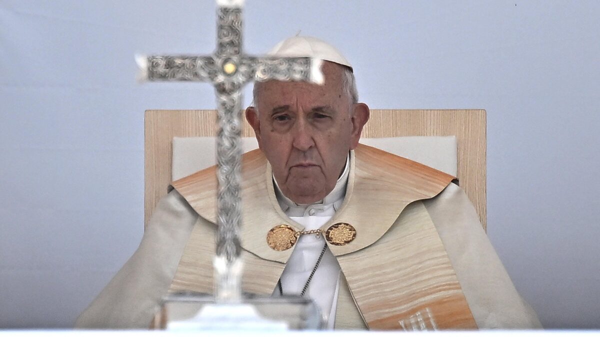 Il Papa da Orbán chiede «più culle»