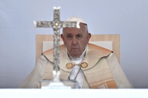 Il Papa da Orbán chiede «più culle»