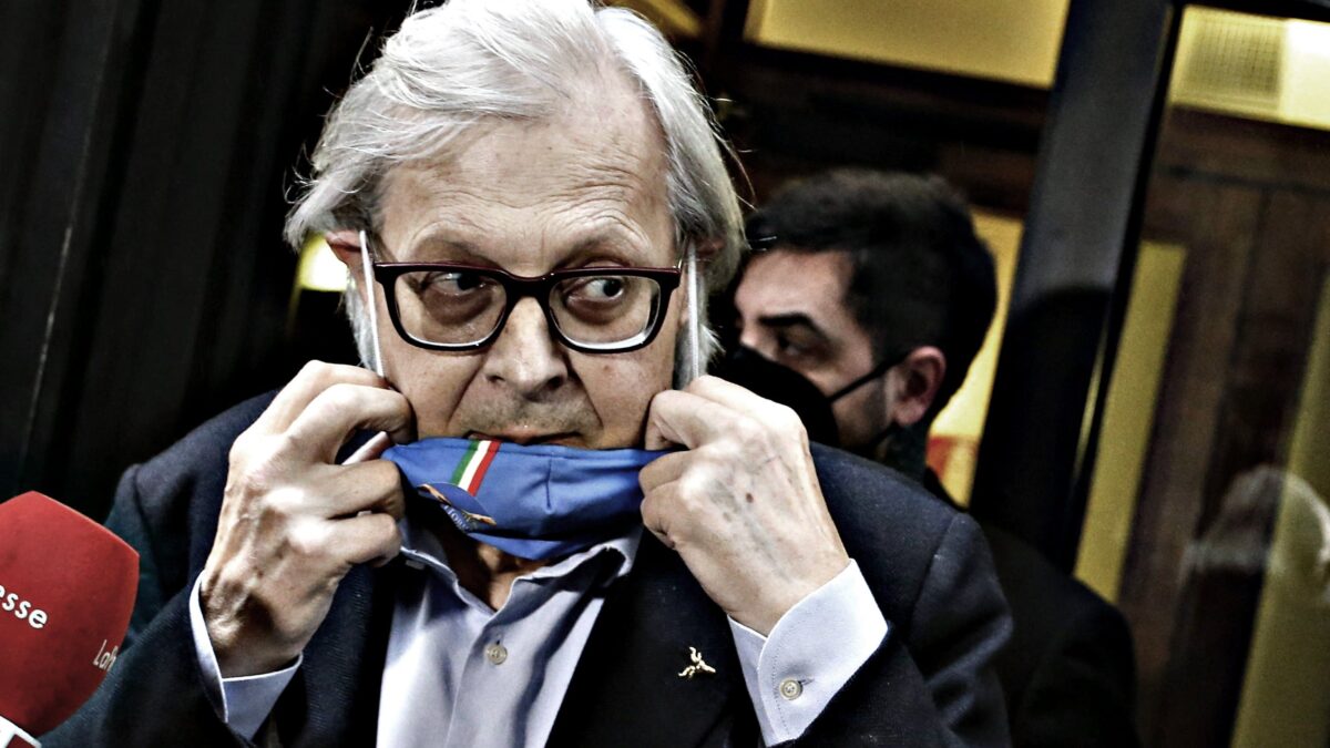 Insulti alla Carfagna per una mascherina: Sgarbi va a processo