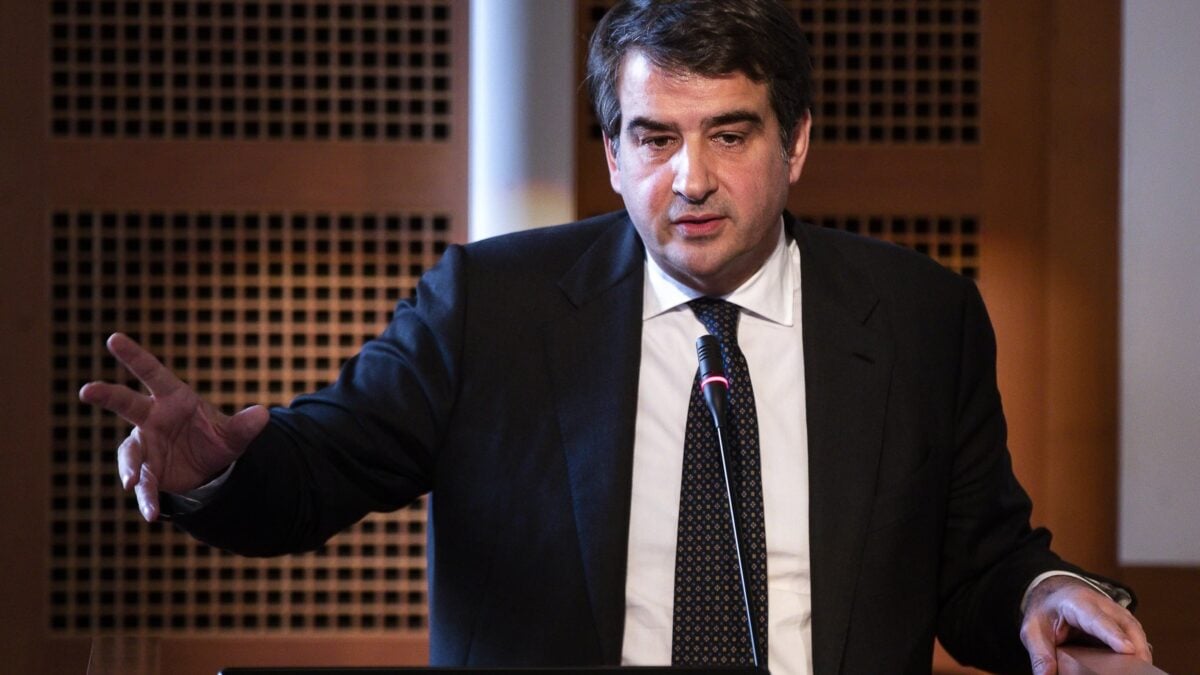 Ennesima bocciatura del piano Ue: «Quasi impossibile spendere i fondi del Pnrr»