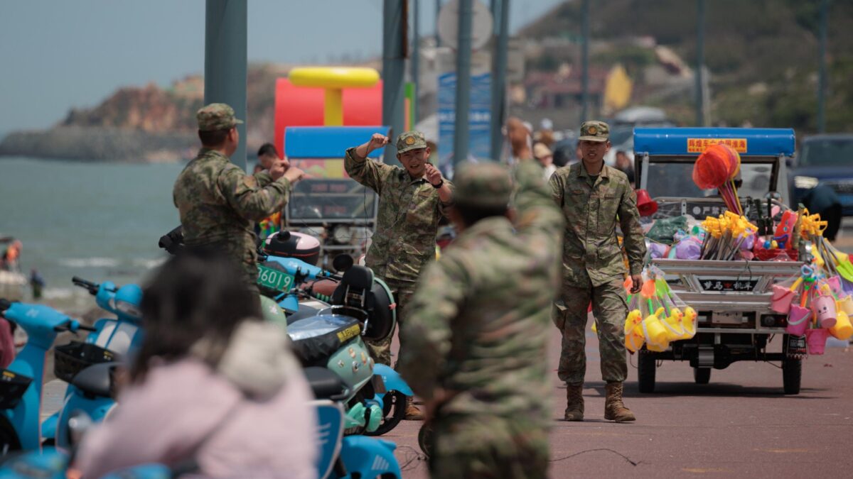 La Cina conclude l’invasione simulata. E in mare a Taiwan arriva una nave Usa
