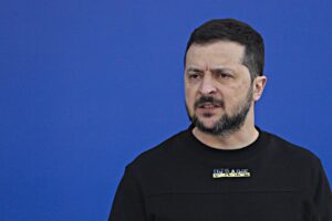«Soldati ucraini decapitati dai russi» Zelensky trasforma il video in arma