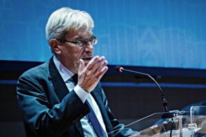 De Vincenti atterra pure in Francia