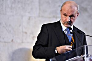 Adesso seguite la vera scienza e fateci vedere i numeri italiani
