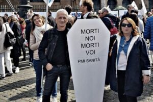 Payback, le aziende vanno in piazza