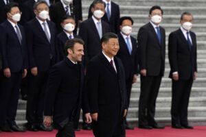 Asse Cina-Francia per la pace in Ucraina. Kiev alla Germania: «Grazie per i missili»
