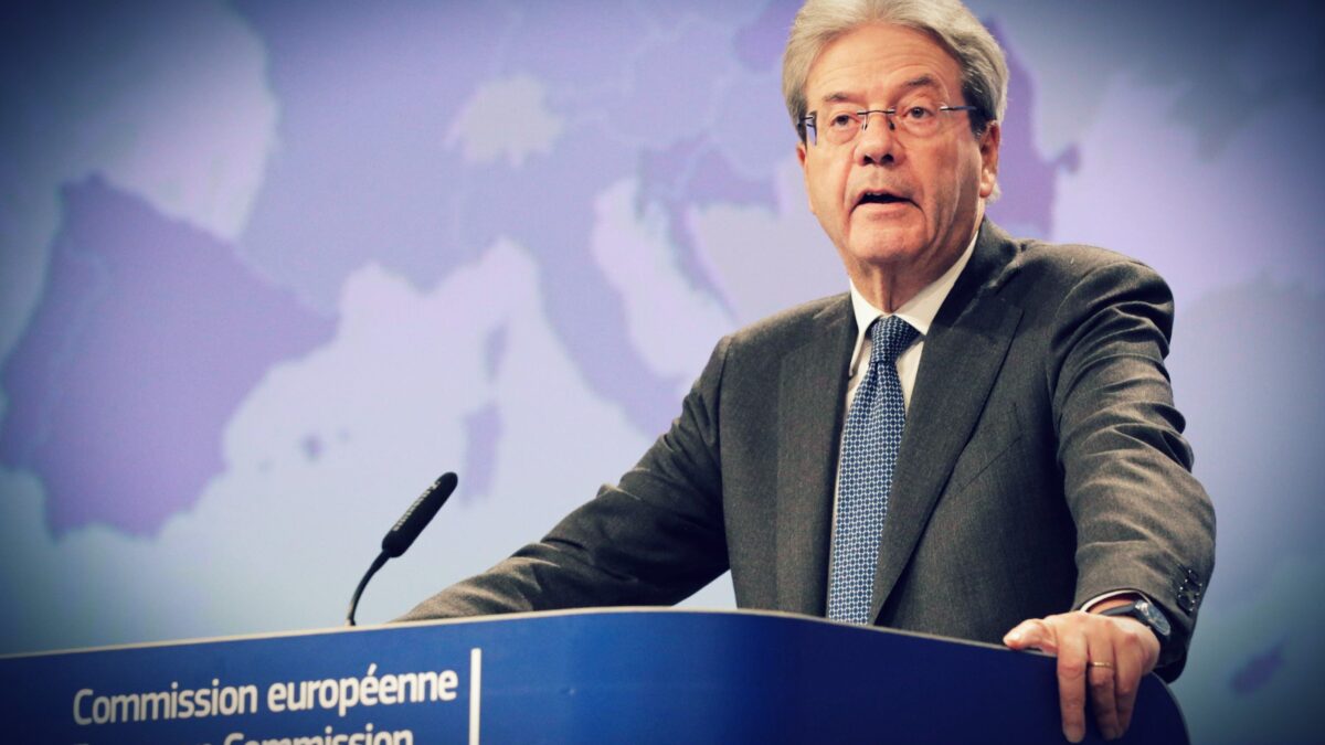 L’offensiva degli eurosocialisti punta a rinchiudere l’Italia in un angolo
