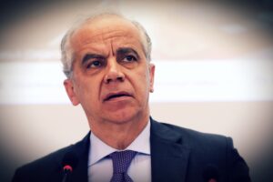 Piantedosi scongela di nuovo l’«accoglienza diffusa». E le Regioni rosse gongolano