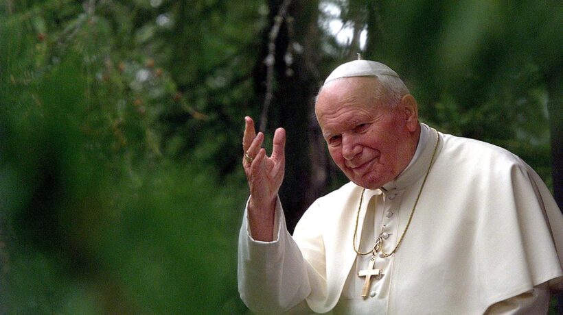 «Accuse a Wojtyla? Solo cretinate»