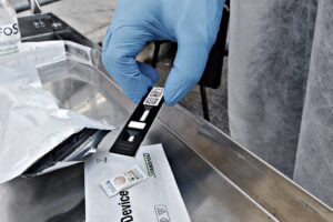 Ospedali liberi di imporre ancora i tamponi