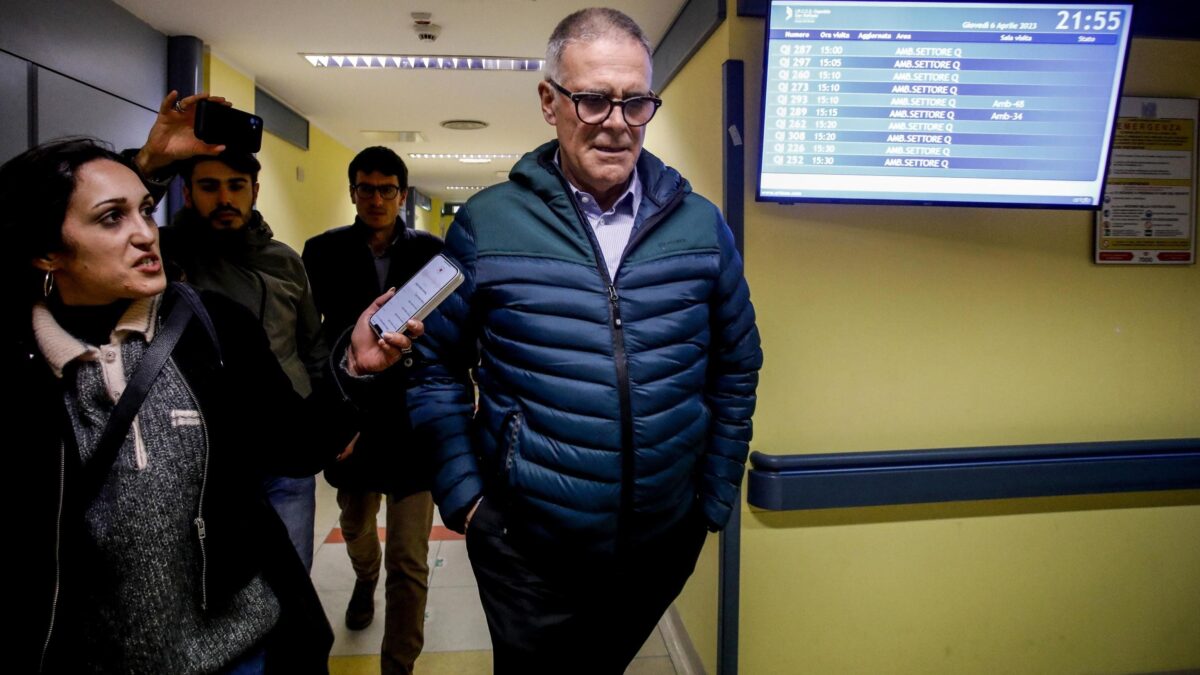Berlusconi fa progressi, è uscito dalla terapia intensiva