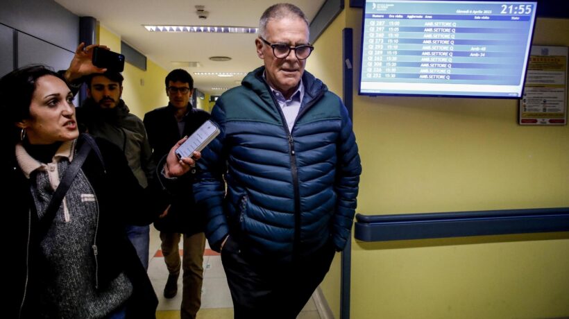 Berlusconi fa progressi, è uscito dalla terapia intensiva