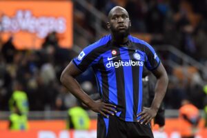 Arbitri stizziti per la grazia a Lukaku: «Cartellini sempre a chi fa come lui»