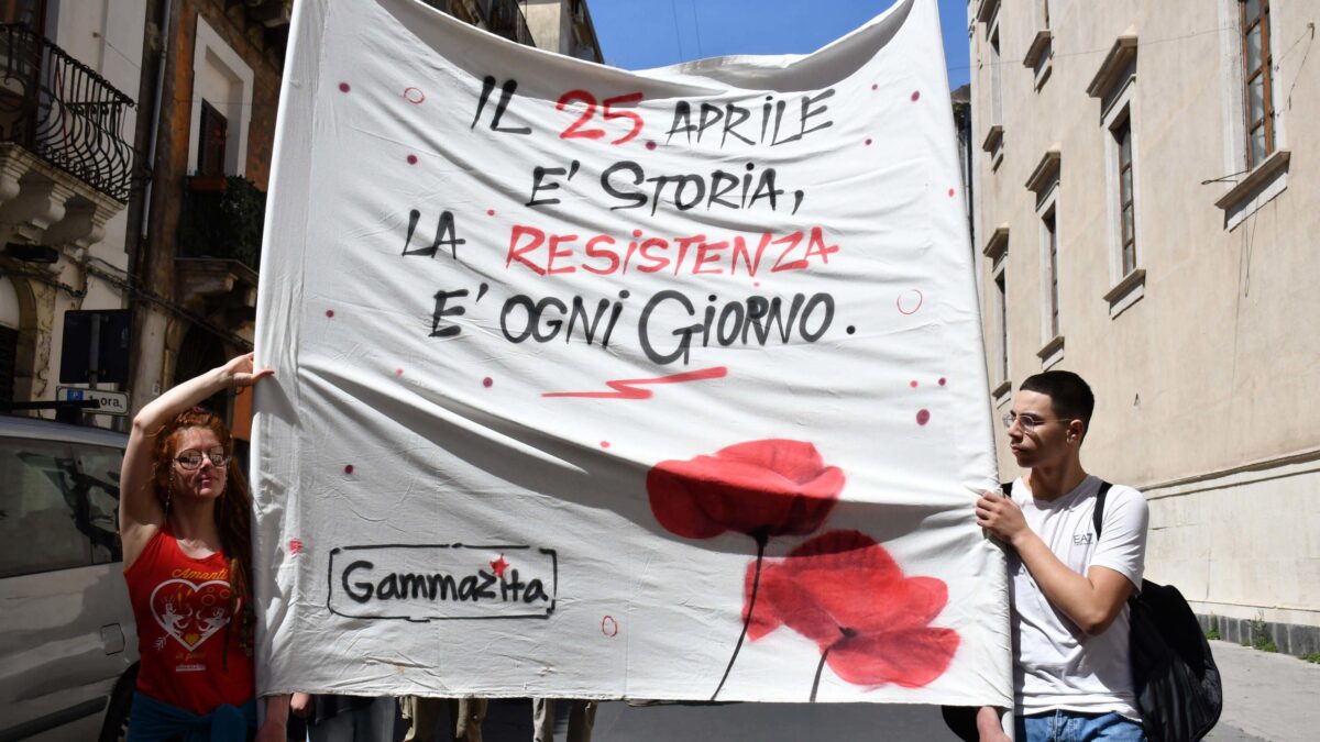 Non ci siamo liberati di ipocrisie e falsità