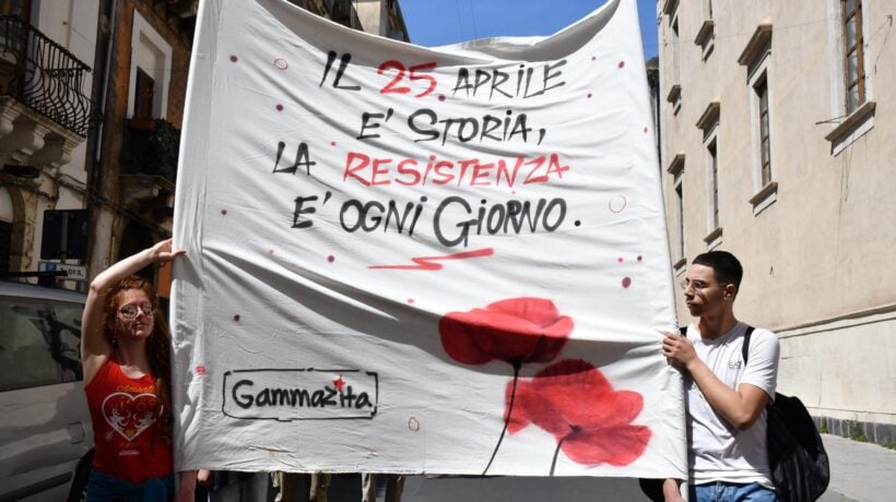 Non ci siamo liberati di ipocrisie e falsità
