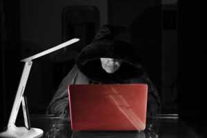 Con la guerra in Ucraina sono aumentati gli attacchi informatici per distruggere tutti i dati