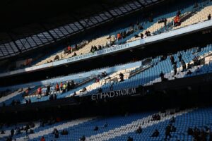 Mentre a Milano si perde tempo, il Man City allarga il suo stadio