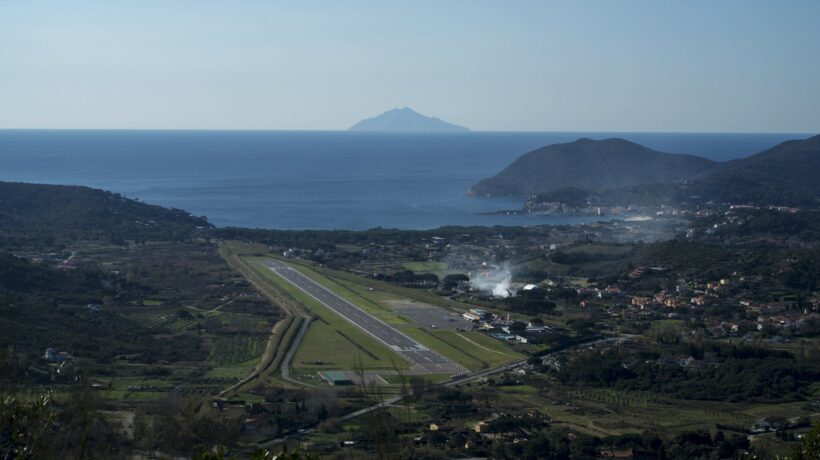 Isola d’Elba alle urne per l’aeroporto