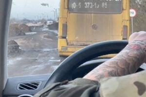 Reportage Ucraina, le evacuazioni dei civili organizzate dai volontari