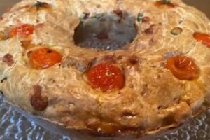 Cuciniamo insieme: ciambellone salato pasquale