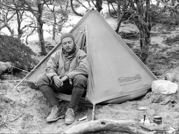 Guido Monzino durante una spedizione negli anni Cinquanta (Lombardia Beni Culturali)