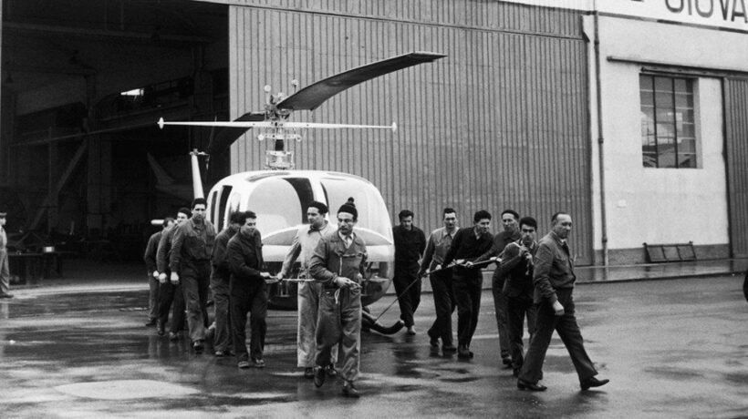 Dipendenti Agusta alla fine degli anni '50 (Museo Agusta)