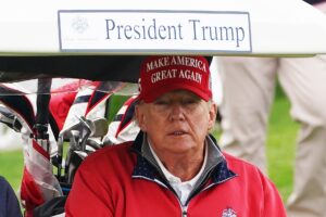 Non ci fu stupro ma diffamazione. Trump pagherà 5 milioni di dollari