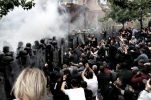 E adesso le guerre in Europa  diventano due