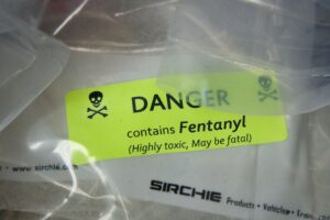 Negli Usa 288 arresti nella più grande operazione internazionale contro il traffico di fentanyl e oppioidi