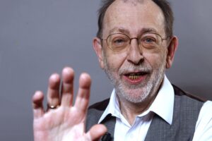 De Benoist al Salone. «La Stampa» lo vuole, poi lo mette all’indice