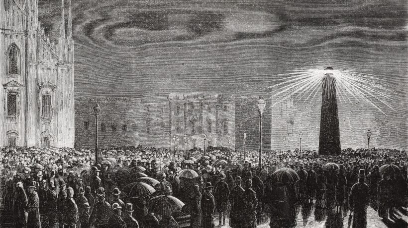 Milano 1877: la luce elettrica sperimentale in piazza Duomo (Getty Images)