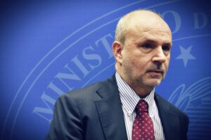 Schillaci combina un altro pasticcio: siamo all’anarchia delle mascherine
