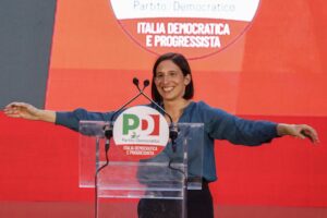 A sinistra la ricetta resta la stessa: la Schlein vuole più tasse per tutti