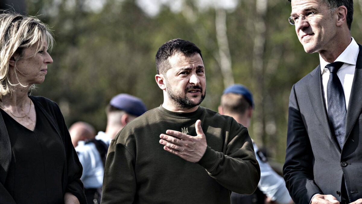 Mosca accusa Washington per l’attacco al Cremlino. Zelensky: «Putin criminale»