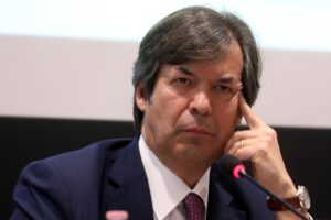 «Tasse alle banche? Per i bisognosi»