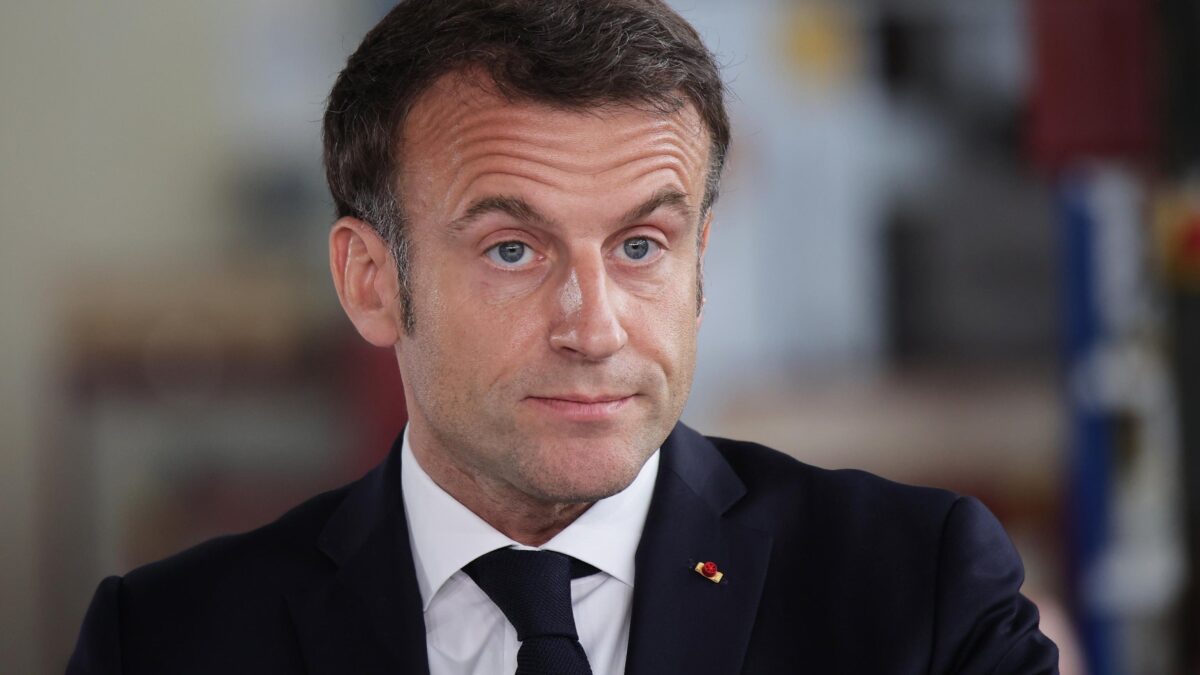 Macron ringhia su Roma perché è isolato nell’Ue. Già pronti i nuovi agguati