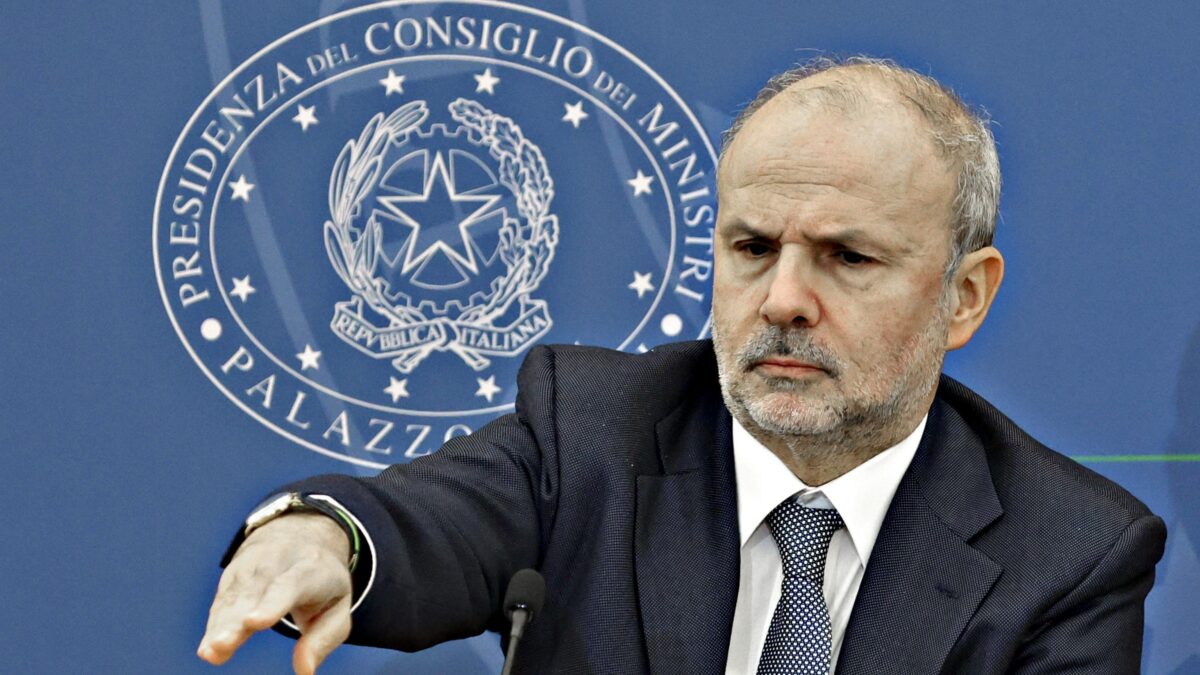Il governo si arrende al blitz sulla pillola. Prorogati fino a ottobre i vertici dell’Aifa